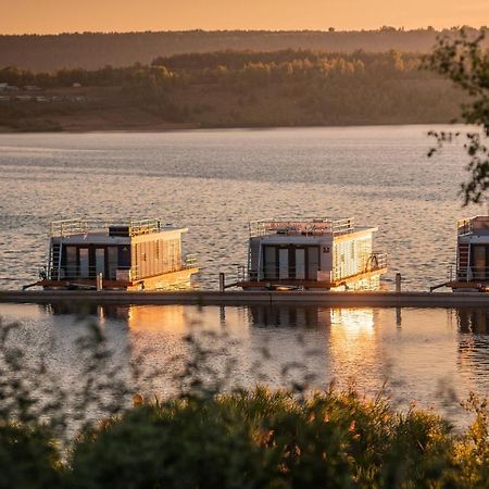 Hausboote Und Ferienhaeuser Marina Muecheln Mucheln Экстерьер фото