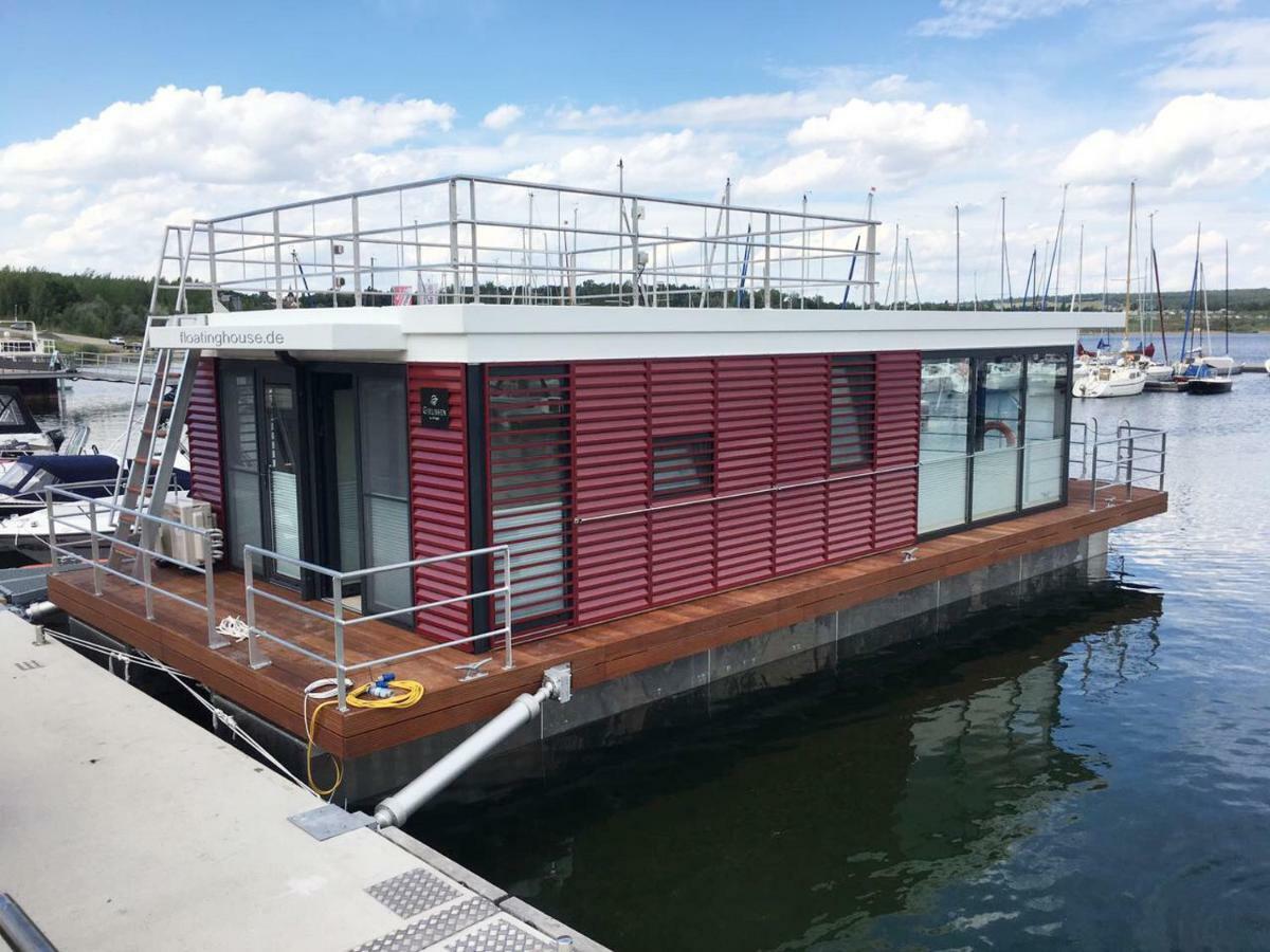 Hausboote Und Ferienhaeuser Marina Muecheln Mucheln Экстерьер фото