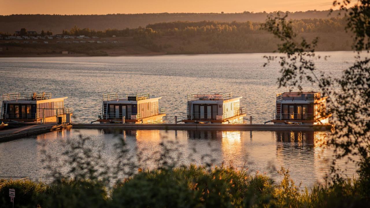 Hausboote Und Ferienhaeuser Marina Muecheln Mucheln Экстерьер фото
