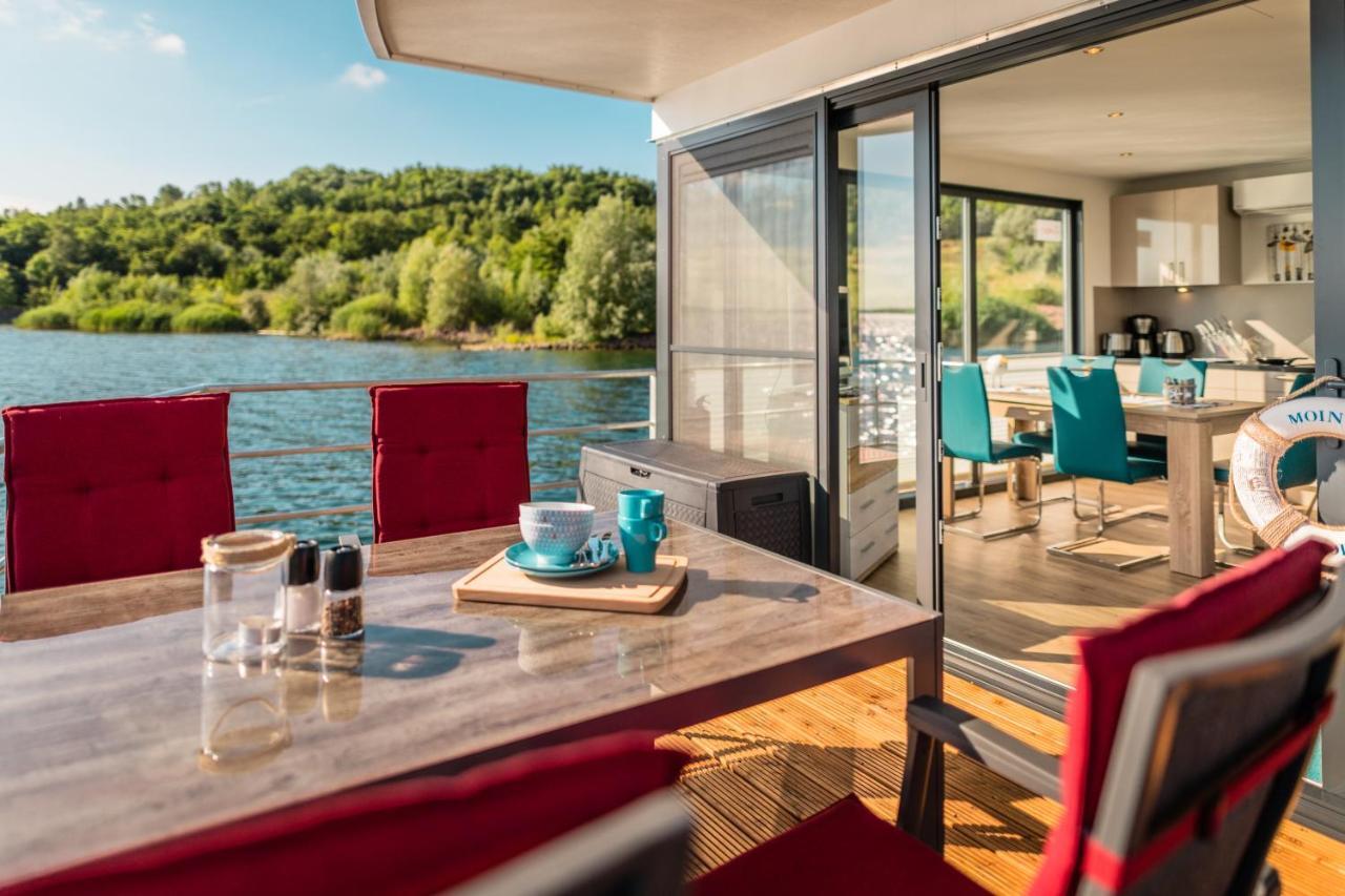 Hausboote Und Ferienhaeuser Marina Muecheln Mucheln Экстерьер фото